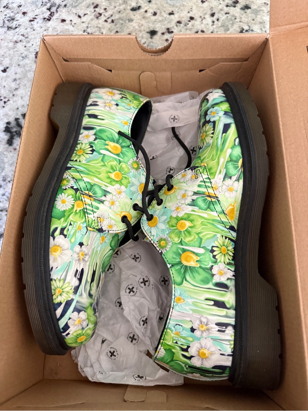 NEW Dr. Martens 1461 Paint Slick Backhand Floral Daisy Shoes Women’s Size 10 NIB - Picture 1 of 6